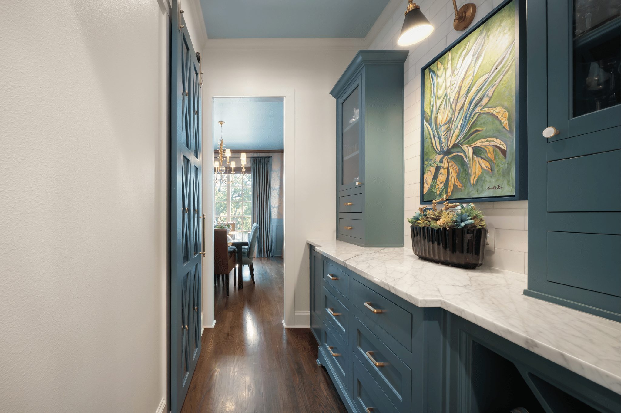Butler’s pantry leading to the formal dining room at 9319 East Lake Highlands, Peninsula, Dallas